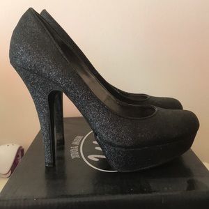 Size 7 Black glitter 5 inch heels